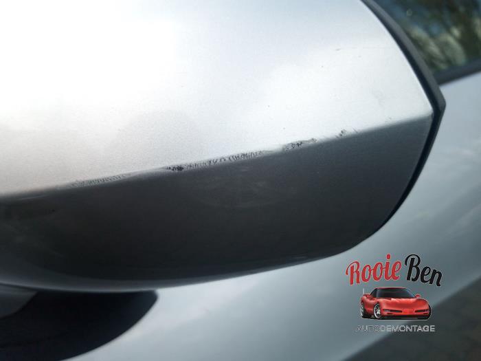 Außenspiegel links van een Seat Ibiza ST (6J8) 1.2 TDI Ecomotive 2011