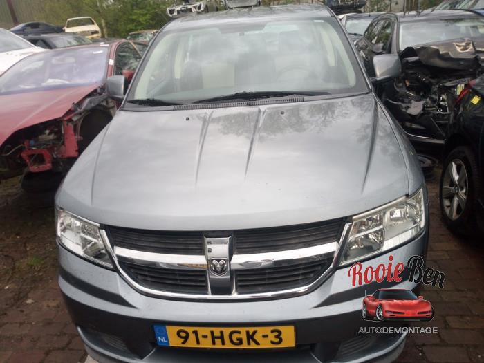 Używane Maska Dodge Journey 2.4 16V Cena € 150,00 Procedura marży oferowane przez Rooie Ben autodemontage