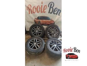 Used Set of wheels + tyres Jeep Grand Cherokee (WH/WK) 5.7 V8 Hemi Price on request offered by Rooie Ben autodemontage