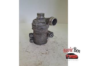 Used Water pump BMW 5 serie (F10) 528i 16V Price on request offered by Rooie Ben autodemontage