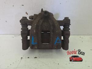 Used Rear brake calliper, left Honda CR-V (RE) 2.0 16V Price on request offered by Rooie Ben autodemontage