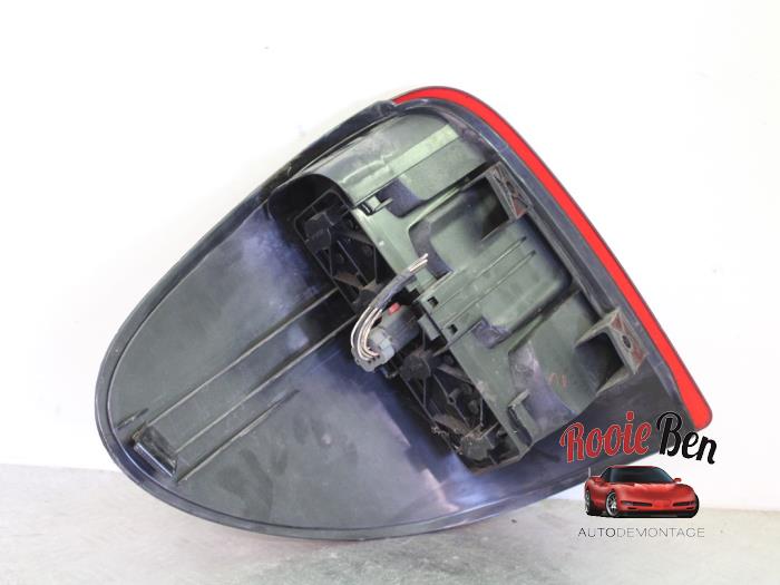 Taillight, right from a Chrysler Voyager/Grand Voyager (RG) 2.8 CRD 16V Autom. 2008