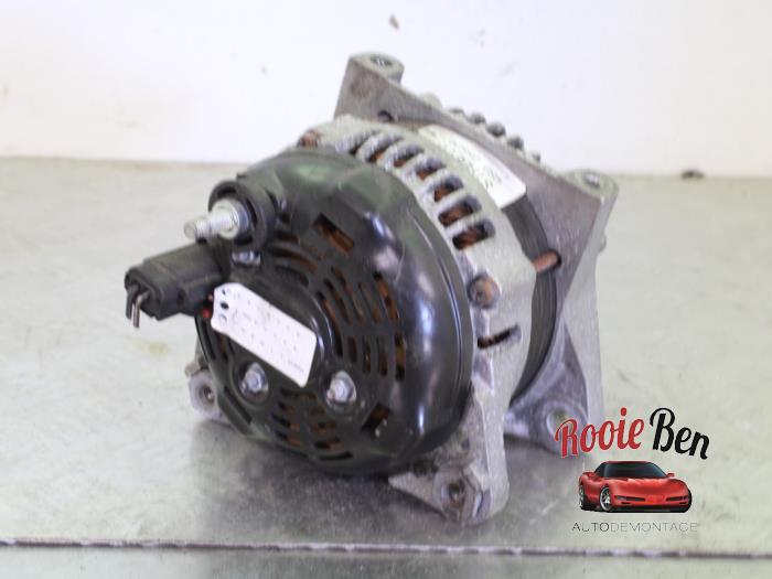 Dynamo van een Chrysler Voyager/Grand Voyager (RG/RS) 2.8 CRD 16V Autom. 2008