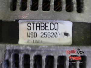 Dynamo van een Chrysler Voyager/Grand Voyager (RG/RS) 2.8 CRD 16V Autom. 2008