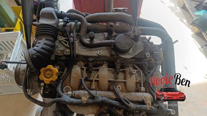 Engine from a Chrysler Voyager/Grand Voyager (RG/RS) 2.8 CRD 16V Autom. 2008