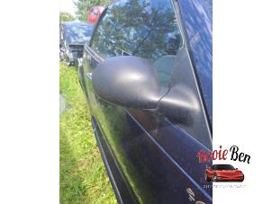 Used Wing mirror, right Chrysler PT Cruiser Cabrio 2.4 16V Price on request offered by Rooie Ben autodemontage