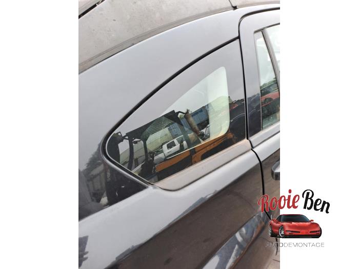 Usados Ventanilla triangular derecha detrás Dodge Caliber 2.0 16V Precio € 75,00 Norma de margen ofrecido por Rooie Ben autodemontage