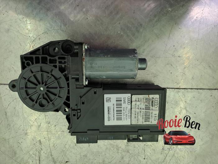 Usados Motor de ventanilla de puerta Audi A8 (D3) 3.0 TDI V6 24V Quattro Precio € 14,00 Norma de margen ofrecido por Rooie Ben autodemontage
