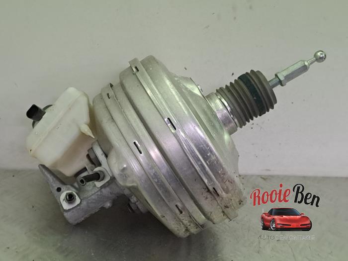 Servo frein d'un Audi A8 (D4) 3.0 TDI V6 24V Quattro 2010