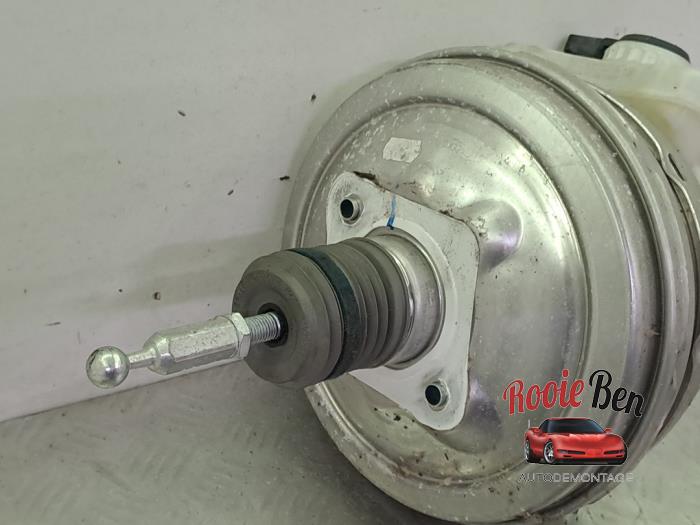 Servo frein d'un Audi A8 (D4) 3.0 TDI V6 24V Quattro 2010
