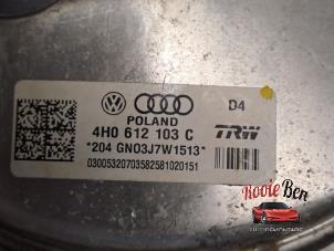 Servo frein d'un Audi A8 (D4) 3.0 TDI V6 24V Quattro 2010