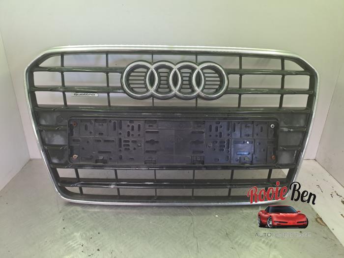 Używane Grill Audi A5 Cabrio (8F7) 3.0 TDI V6 24V Quattro Cena € 100,00 Procedura marży oferowane przez Rooie Ben autodemontage