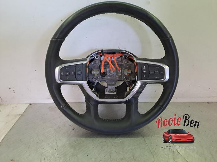Używane Kierownica Dodge 1500 Crew Cab (DS) 5.7 Hemi V8 4x4 Cena na żądanie oferowane przez Rooie Ben autodemontage