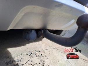 Usagé Attelage (boule de remorquage) Dacia Duster (HS) 1.6 16V LPG Prix sur demande proposé par Rooie Ben autodemontage