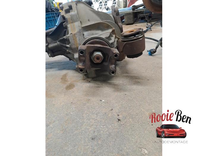 Differential vorne van een Chevrolet Avalanche 5.3 V8 4WD Crew Cab 2009