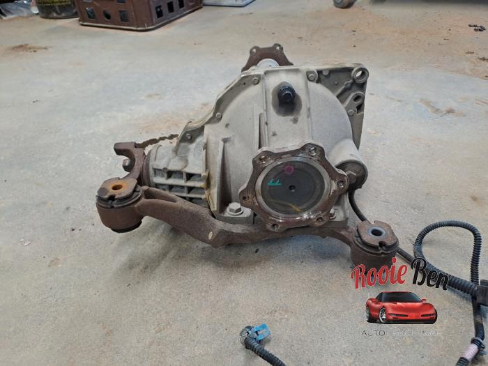Differential vorne van een Chevrolet Avalanche 5.3 V8 4WD Crew Cab 2009