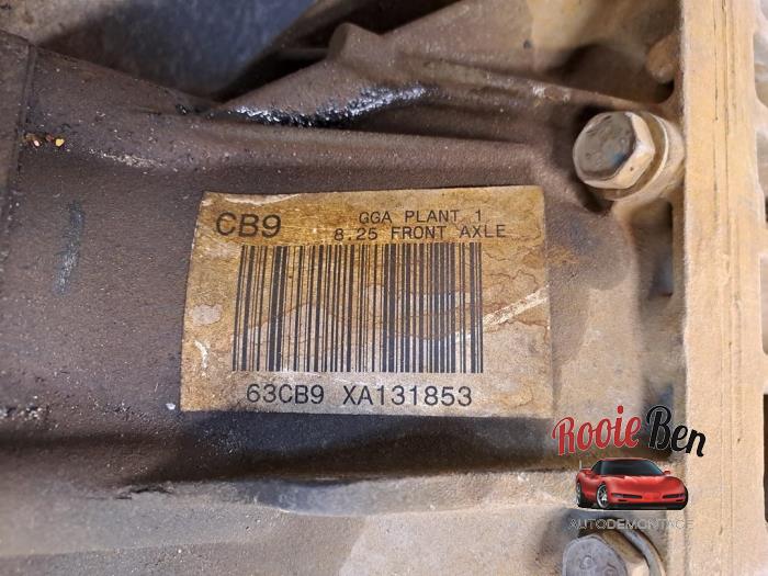 Differential vorne van een Chevrolet Avalanche 5.3 V8 4WD Crew Cab 2009