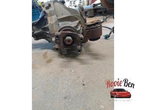 Differential vorne van een Chevrolet Avalanche 5.3 V8 4WD Crew Cab 2009