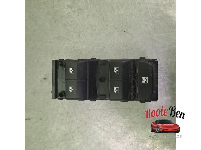 Usados Interruptor combinado de ventanillas Kia Xceed 1.0 T-GDi 12V Precio € 60,00 Norma de margen ofrecido por Rooie Ben autodemontage