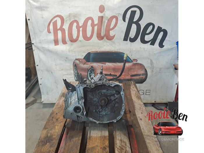 Usagé Boîte de vitesse Renault Clio III Estate/Grandtour (KR) 1.2 16V TCE 100 Prix € 300,00 Règlement à la marge proposé par Rooie Ben autodemontage