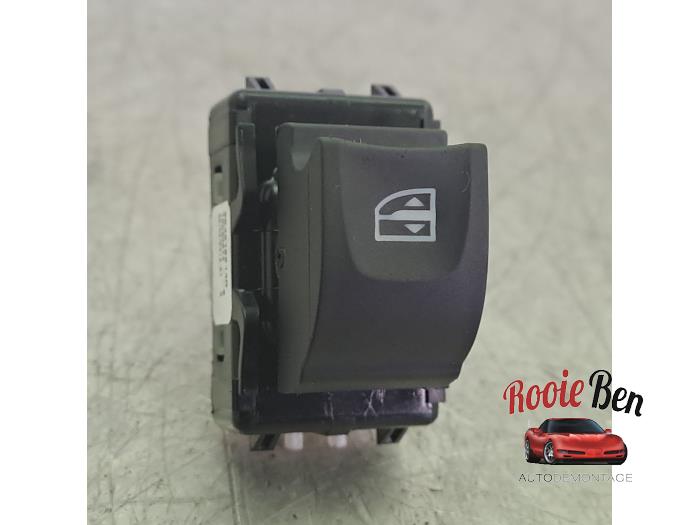 Usados Interruptor de ventanilla eléctrica Nissan Townstar 1.3 TCE 130 16V Precio € 10,00 Norma de margen ofrecido por Rooie Ben autodemontage
