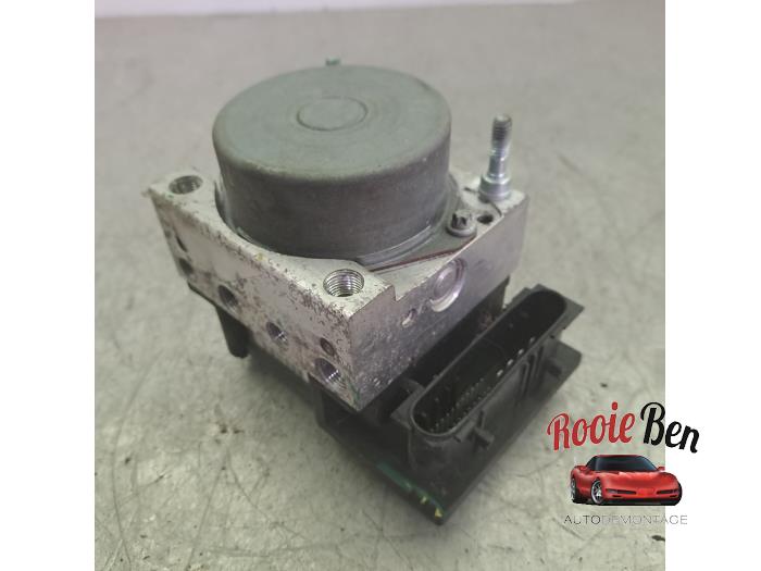 Gebrauchte ABS Pumpe Dacia Sandero I (BS) 1.6 Preis € 125,00 Margenregelung angeboten von Rooie Ben autodemontage