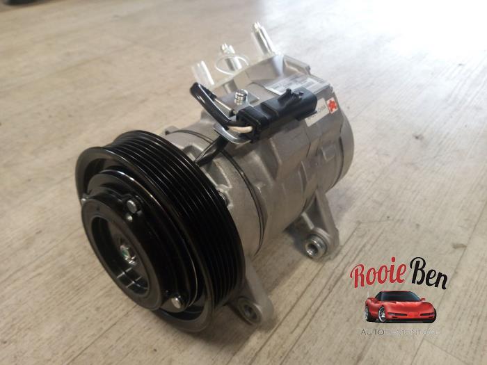 Neuf Compresseur de clim Jeep Grand Cherokee (WH/WK) 4.7 V8 FFV Prix € 393,25 Prix TTC proposé par Rooie Ben autodemontage