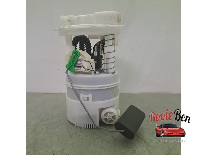 Begagnade Pompe d'injection Dacia Sandero I (BS) 1.6 Pris € 50,00 Marginaltabell erbjuds av Rooie Ben autodemontage