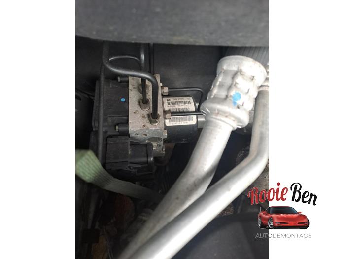 Begagnade ABS-pump Jeep Compass I (MK49) 2.4 16V 4x4 Pris € 200,00 Marginaltabell erbjuds av Rooie Ben autodemontage