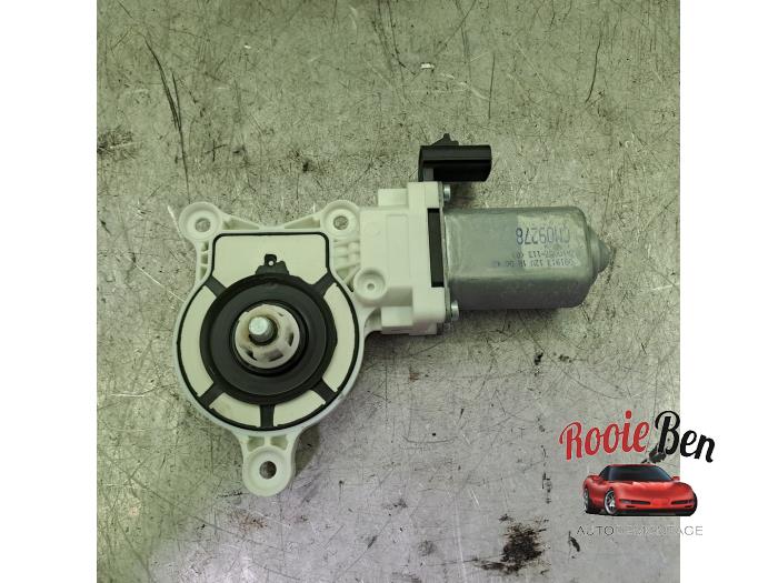 Usados Motor de ventanilla de puerta Dodge 1500 Crew Cab (DS) 5.7 Hemi V8 4x4 Precio € 50,00 Norma de margen ofrecido por Rooie Ben autodemontage