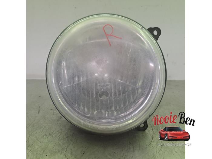 Używane Reflektor prawy Jeep Cherokee/Liberty (KJ) 2.8 CRD 16V Cena € 30,00 Procedura marży oferowane przez Rooie Ben autodemontage