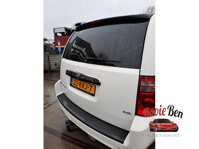 Używane Tylna klapa Dodge Grand Caravan 4.0 Cena € 400,00 Procedura marży oferowane przez Rooie Ben autodemontage