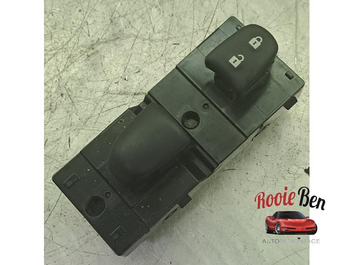 Usados Interruptor de ventanilla eléctrica Nissan Micra (K14) 0.9 IG-T 12V Precio € 15,00 Norma de margen ofrecido por Rooie Ben autodemontage