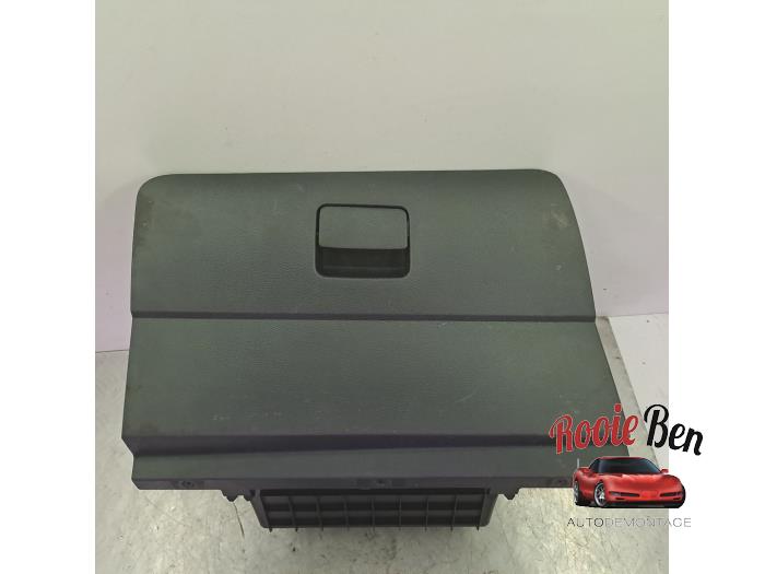 Begagnade Handskfack Nissan Micra (K14) 0.9 IG-T 12V Pris € 30,00 Marginaltabell erbjuds av Rooie Ben autodemontage