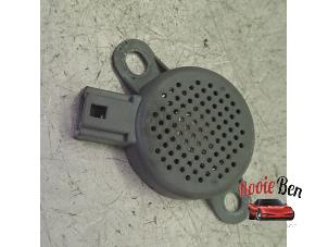 Usados Altavoz Nissan Micra (K14) 0.9 IG-T 12V Precio de solicitud ofrecido por Rooie Ben autodemontage
