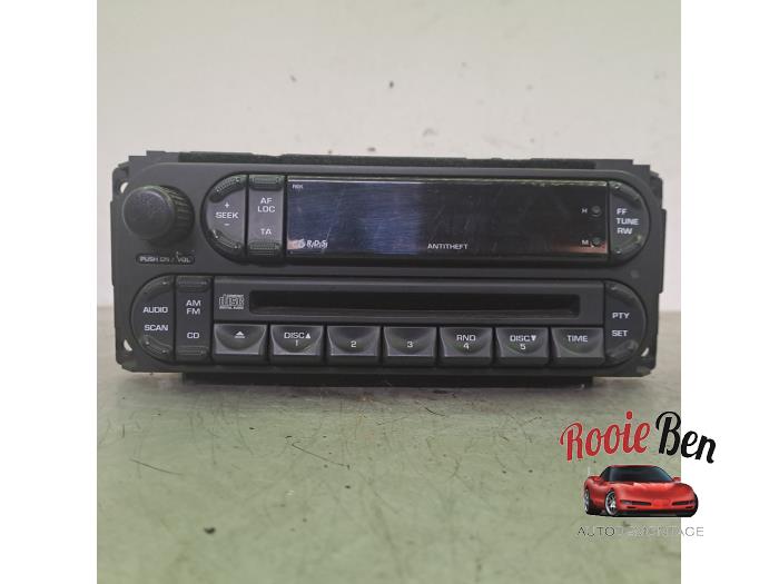 Używane Radio Jeep Cherokee/Liberty (KJ) 2.8 CRD 16V Cena na żądanie oferowane przez Rooie Ben autodemontage