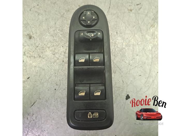 Usados Interruptor combinado de ventanillas Citroen C5 III Tourer (RW) 1.6 16V THP 155 Precio € 25,00 Norma de margen ofrecido por Rooie Ben autodemontage