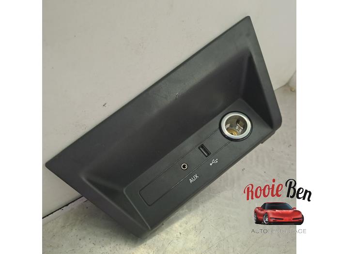 12 V socket