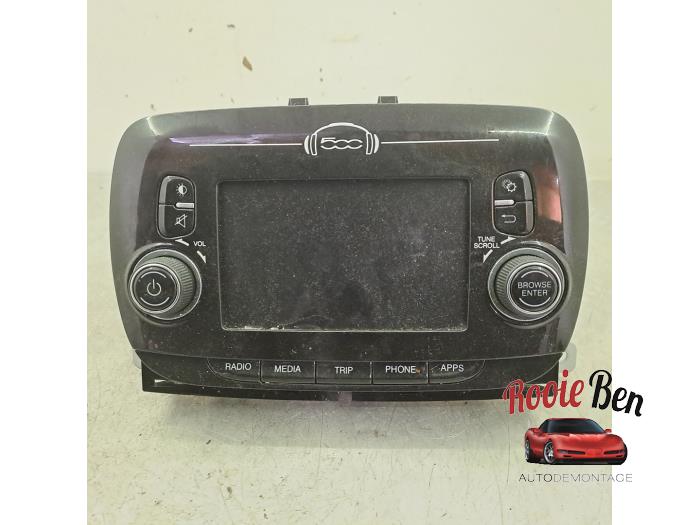 Używane Radio Fiat 500 (312) 0.9 TwinAir 80 Cena € 200,00 Procedura marży oferowane przez Rooie Ben autodemontage
