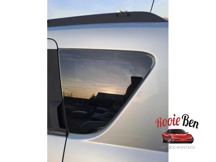 Usados Ventanilla triangular izquierda detrás Jeep Compass I (MK49) 2.4 16V 4x4 Precio € 75,00 Norma de margen ofrecido por Rooie Ben autodemontage