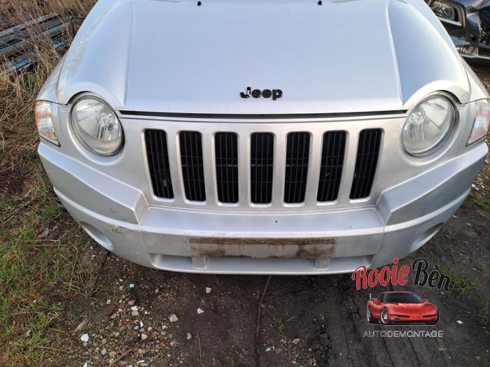 Usados Parachoques Jeep Compass I (MK49) 2.4 16V 4x4 Precio de solicitud ofrecido por Rooie Ben autodemontage