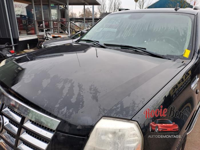 Używane Maska Cadillac Escalade 6.2 V8 4x4 Cena na żądanie oferowane przez Rooie Ben autodemontage