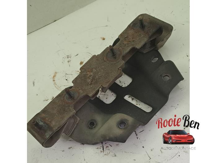 Usagé Support boîte de vitesses Dodge Nitro 3.7 STX V6 4x4 Autom. Prix € 50,00 Règlement à la marge proposé par Rooie Ben autodemontage