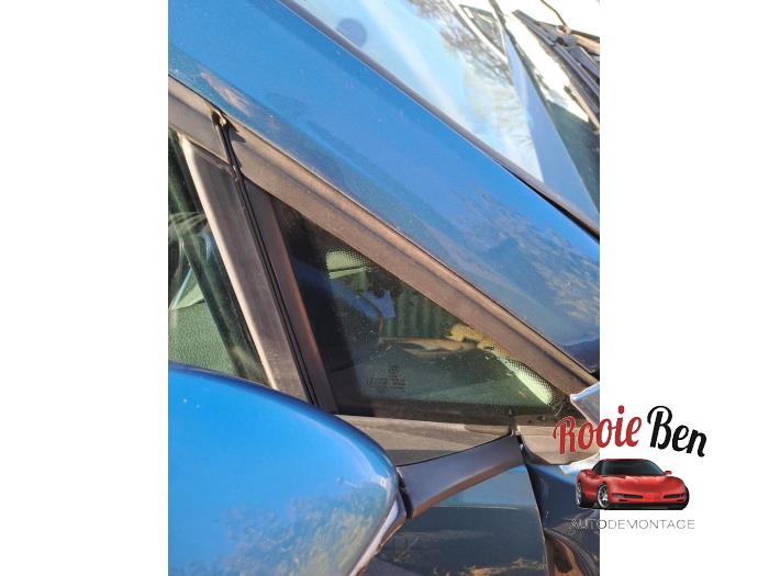 Usados Ventanilla triangular derecha delante Volkswagen Golf VII (AUA) 1.0 TSI 12V BlueMotion Precio € 75,00 Norma de margen ofrecido por Rooie Ben autodemontage