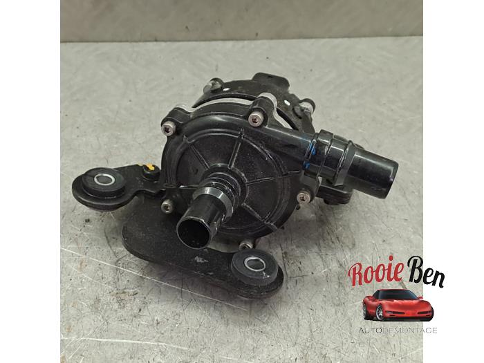 Begagnade Extra vattenpump Kia Sportage (NQ5E) 1.6 T-GDi Hybrid 16V Pris € 100,00 Marginaltabell erbjuds av Rooie Ben autodemontage