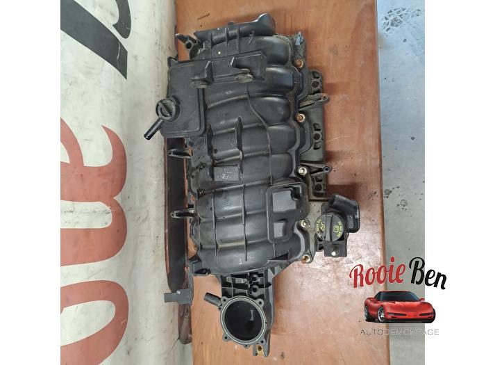 Gebrauchte Ansaugbrugge Dodge 1500 Crew Cab (DS) 5.7 Hemi V8 4x4 Preis auf Anfrage angeboten von Rooie Ben autodemontage