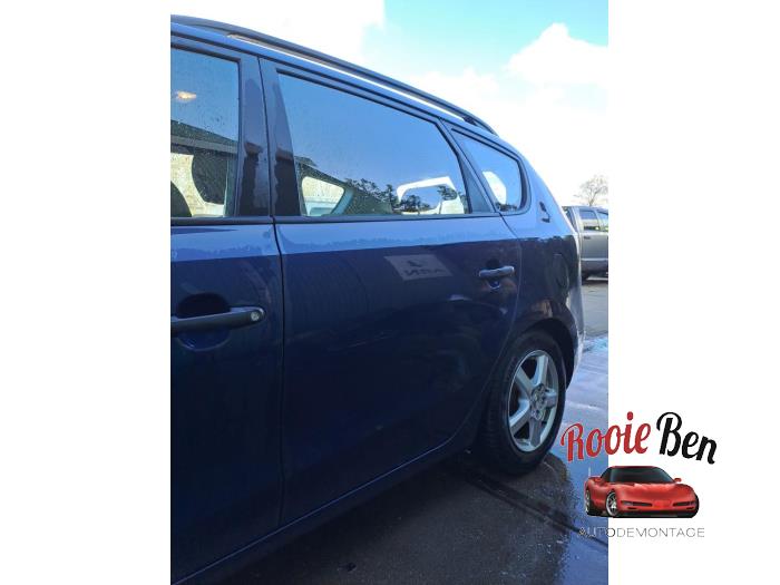 Dörrfönster, 4-dörrars, vänster bak från en Hyundai i30 Crosswagon (WWH) 1.4 CVVT 16V 2009