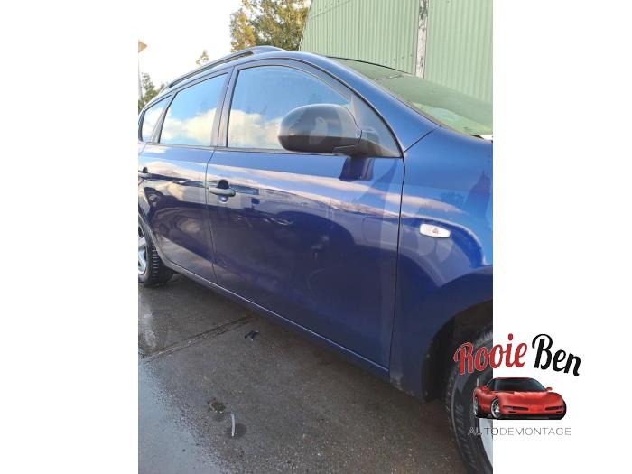 Vitre portière 4portes avant droite d'un Hyundai i30 Crosswagon (WWH) 1.4 CVVT 16V 2009
