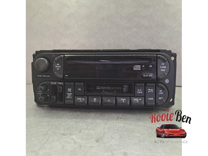 Używane Radio Jeep Cherokee/Liberty (KJ) 2.4 16V Cena € 50,00 Procedura marży oferowane przez Rooie Ben autodemontage