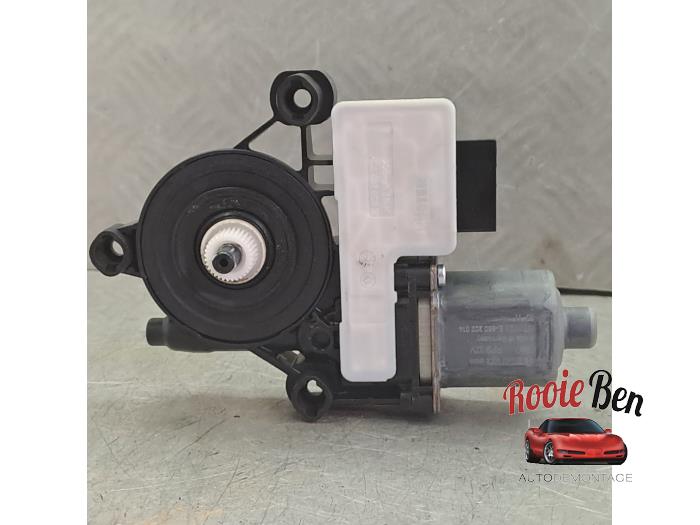 Usados Motor de ventanilla de puerta Volkswagen Golf VII (AUA) 1.4 TSI BlueMotion Technology 125 16V Precio € 14,00 Norma de margen ofrecido por Rooie Ben autodemontage